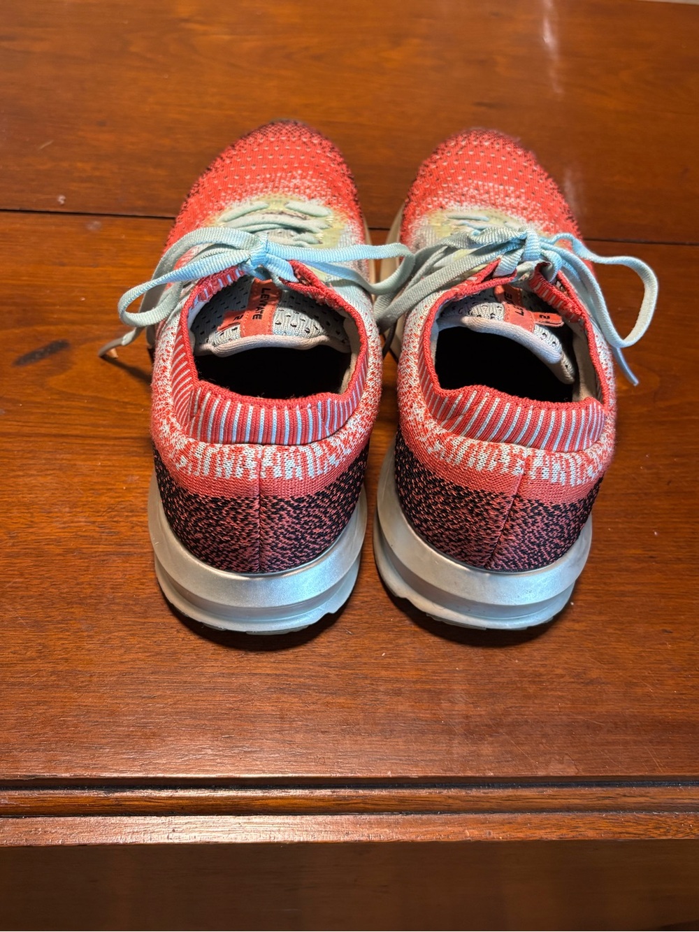 Size 7.5 - Brooks Levitate 2 Black/Blue/Coral - Picture 6 of 11